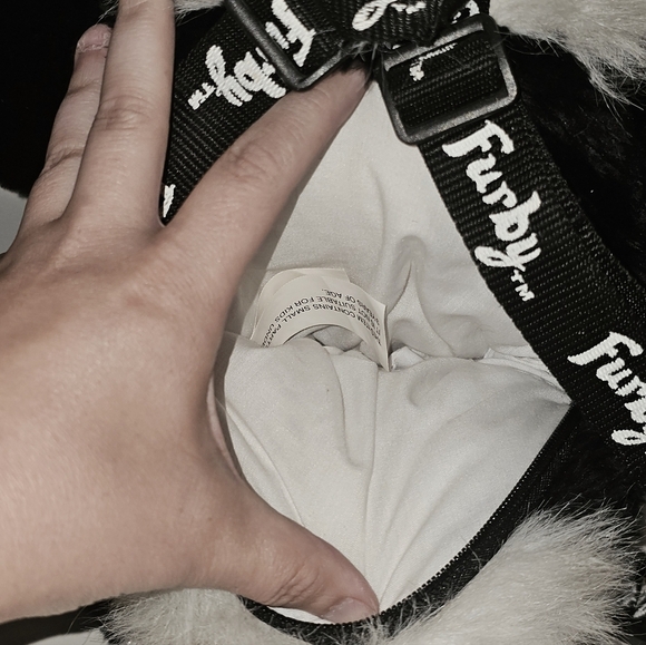 BACKPACK Vintage Furby 1999 Rare Black & White Plush Hasbro Adjustable Bag RARE - Picture 5 of 6